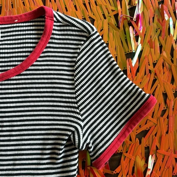 DIVIDED H&M Black & White Striped Baby doll T-Shirt - Picture 4 of 9